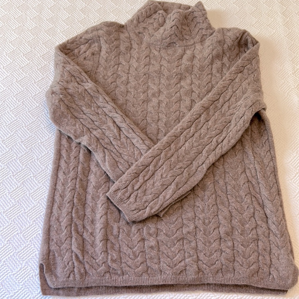 Garnet Hill Cashmere Sweater Size Medium Like New